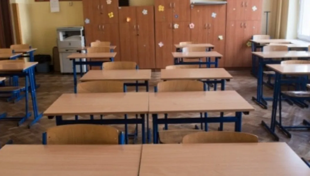 Stacjonarnie uczy się 99 proc. uczniów
