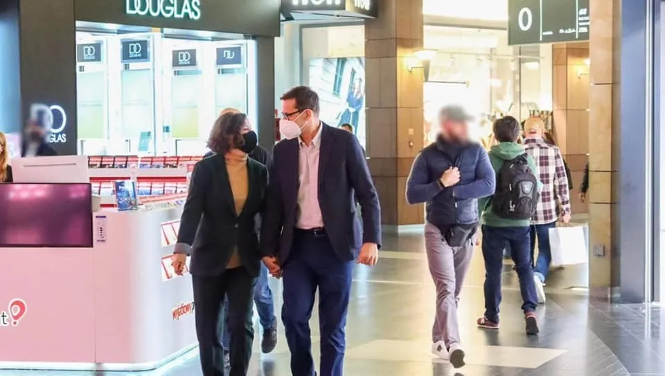 Szef rządu obejrzał „Żeby nie było śladów”. „Kilka scen na długo pozostanie w mojej pamięci”