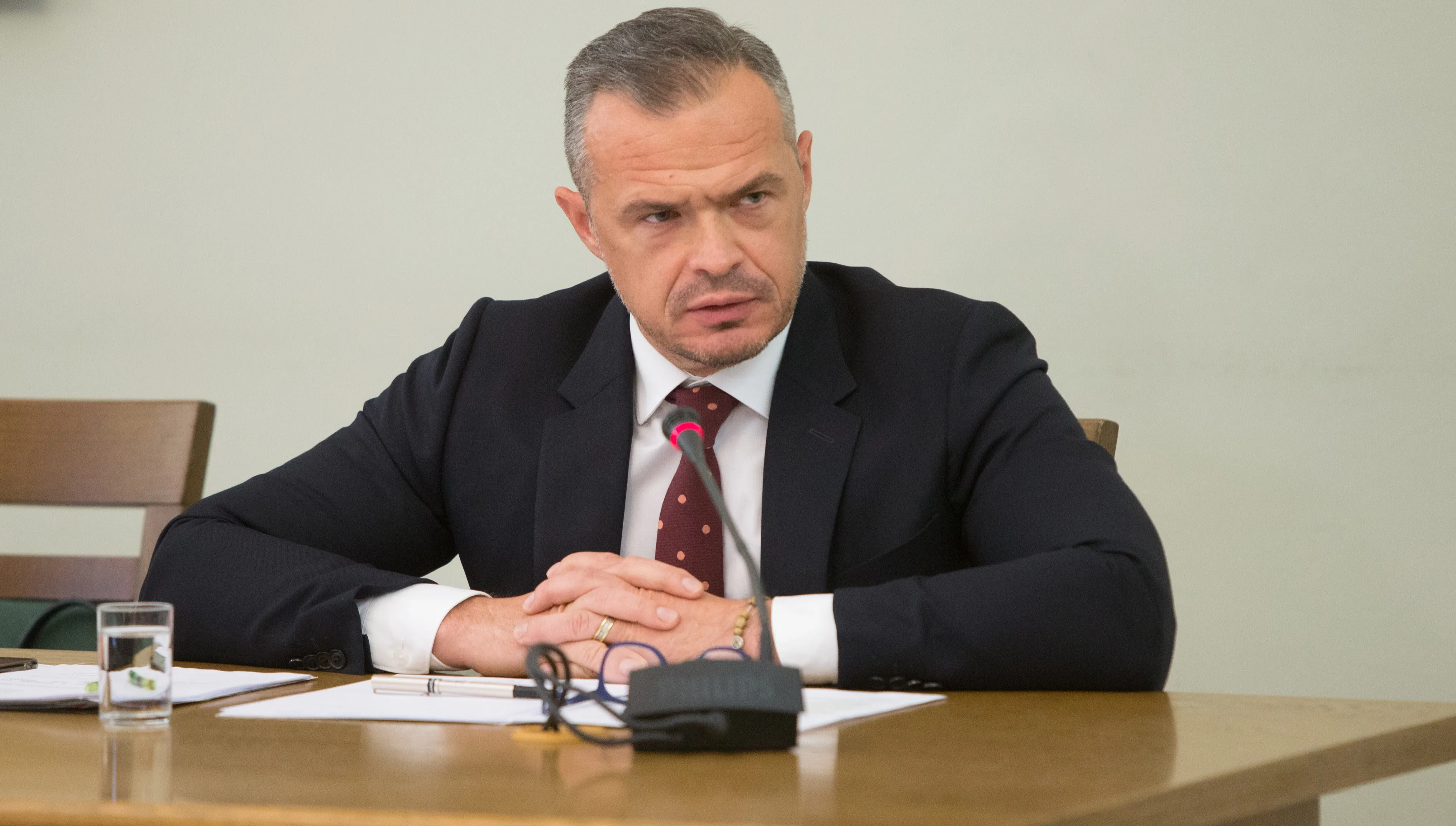 Straż Graniczna będzie jeździć autem Nowaka (za 400 tys. zł). Samochód mógł być kupiony za łapówki