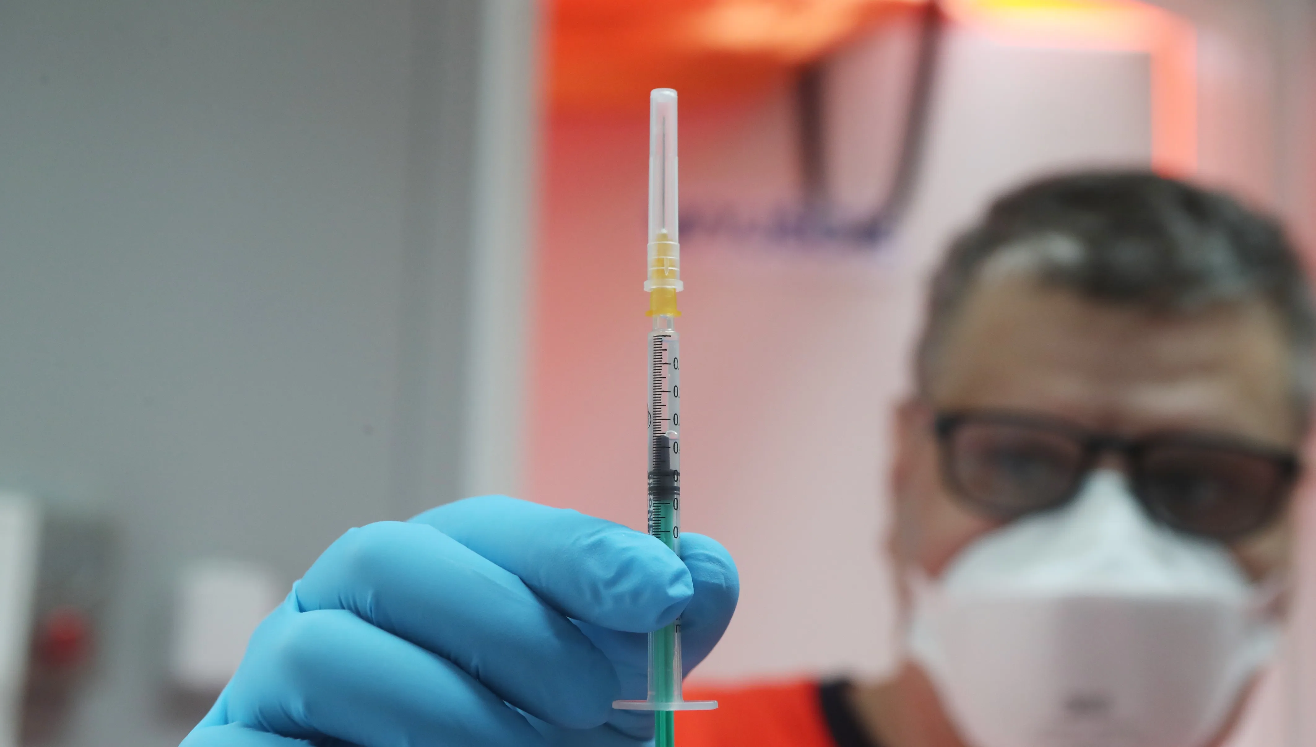 Dla kogo trzecia dawka szczepionki? Jest rekomendacja WHO