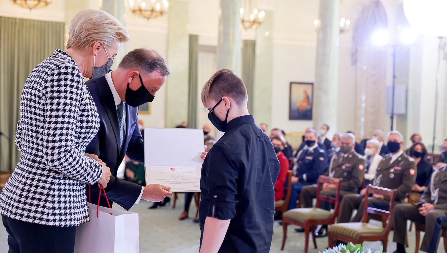 Dzieci poległych na służbie z prezydenckimi stypendiami