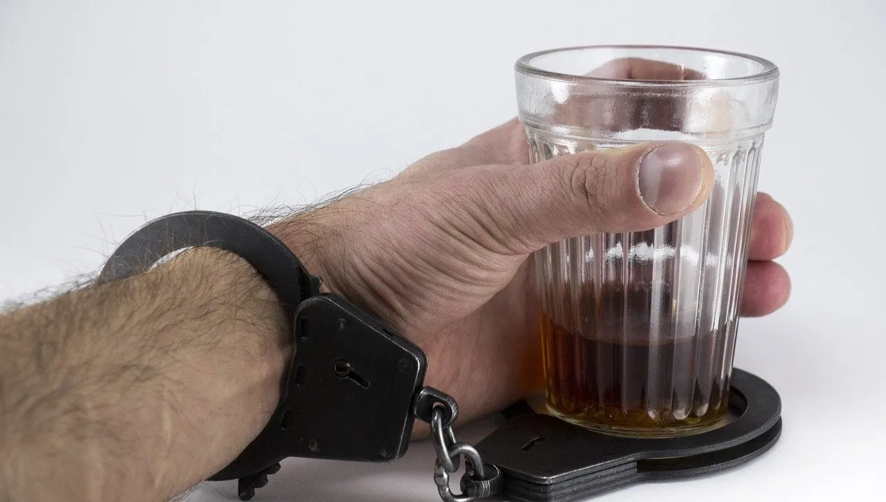 Pijany senior jechał kosiarką po drodze rowerowej