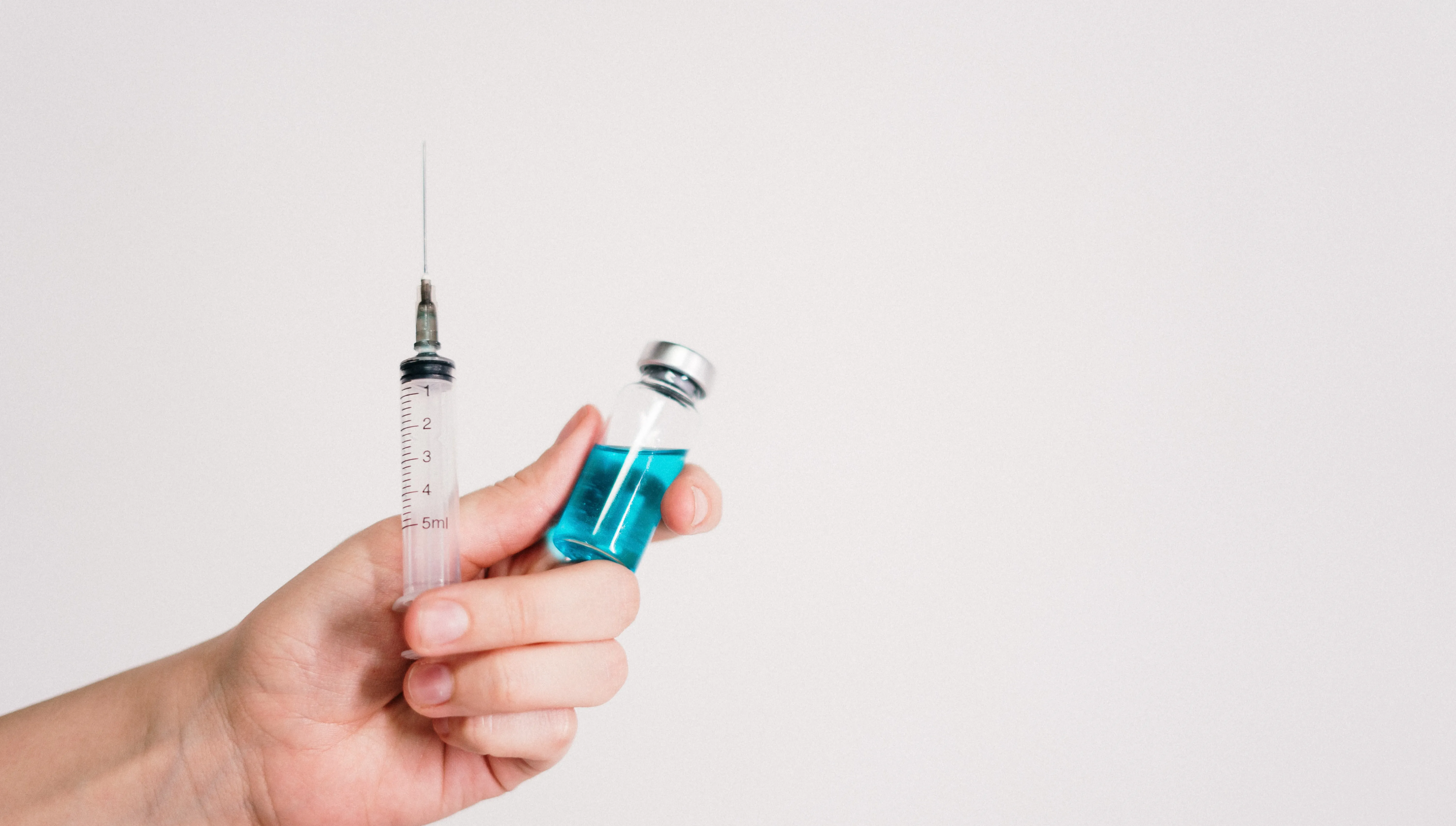 Niemcy: Specjalne opaski tylko dla zaszczepionych