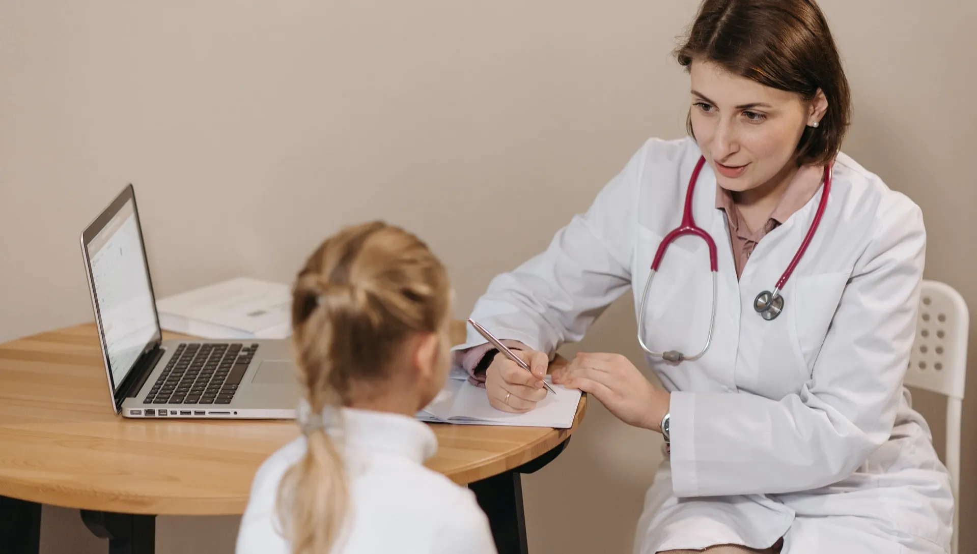 Badania kliniczne dzieci. Gdzie można zgłaszać małych pacjentów?