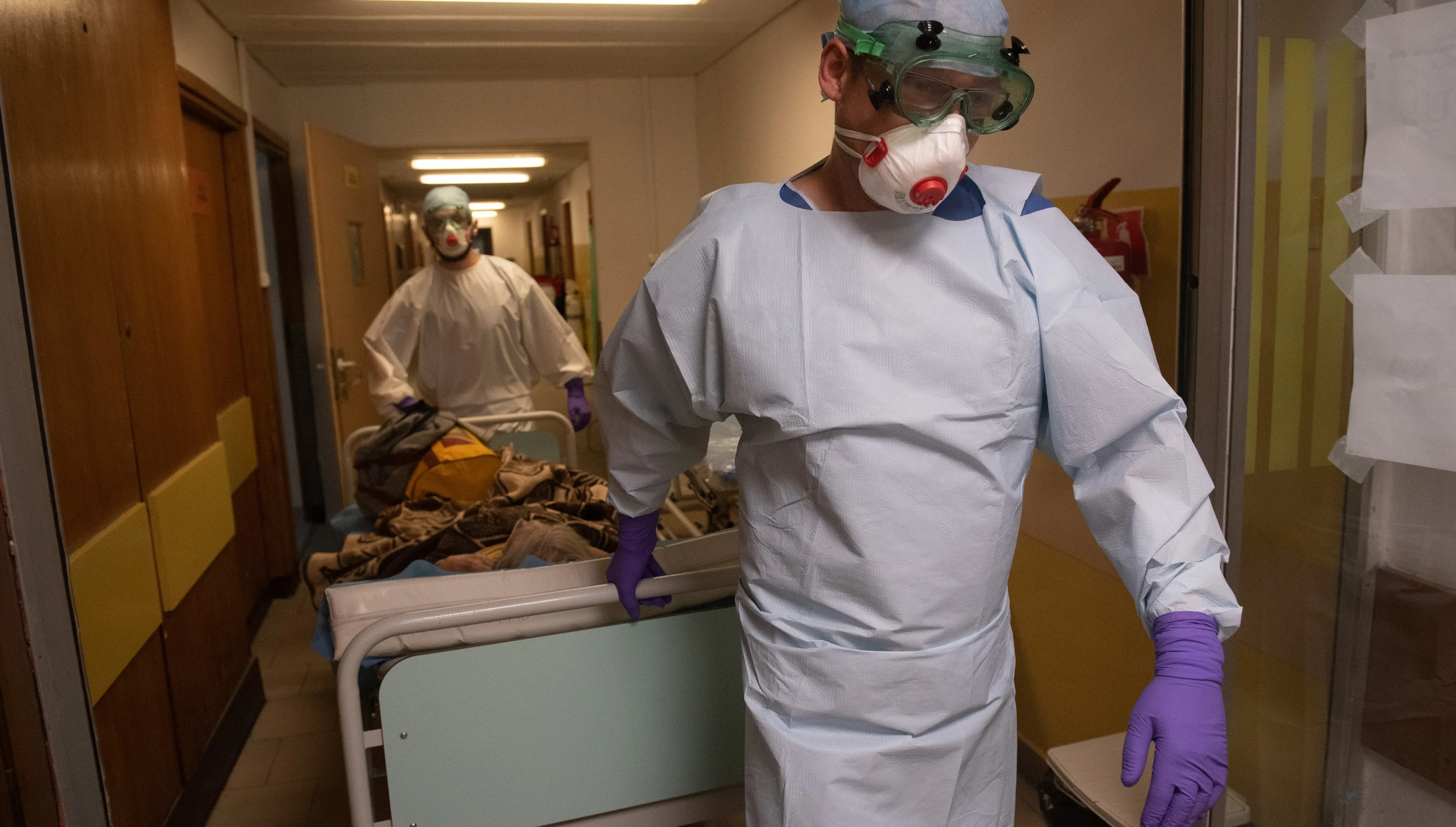 Wzrost liczby zakażeń. Tylu nowych przypadków koronawirusa nie było od ponad pół roku