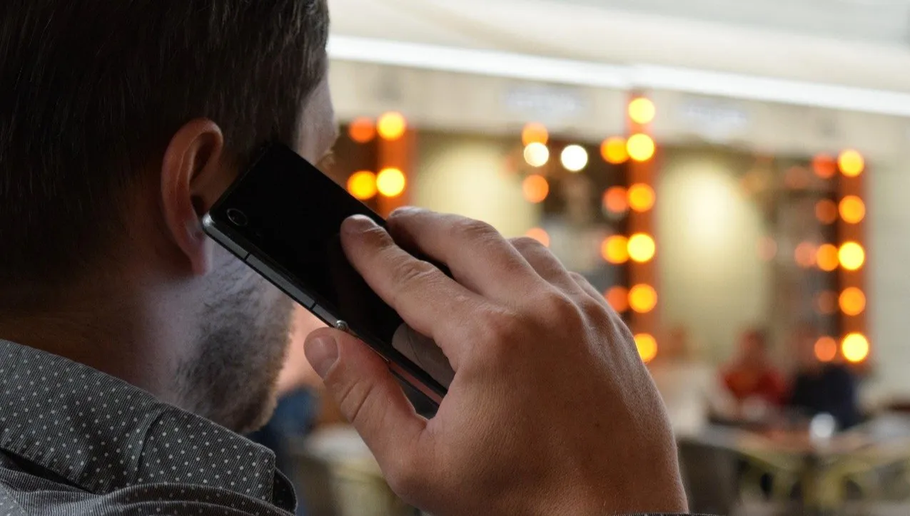 Seniorzy powinni uważać na podejrzane telefony w sprawie 14-stek
