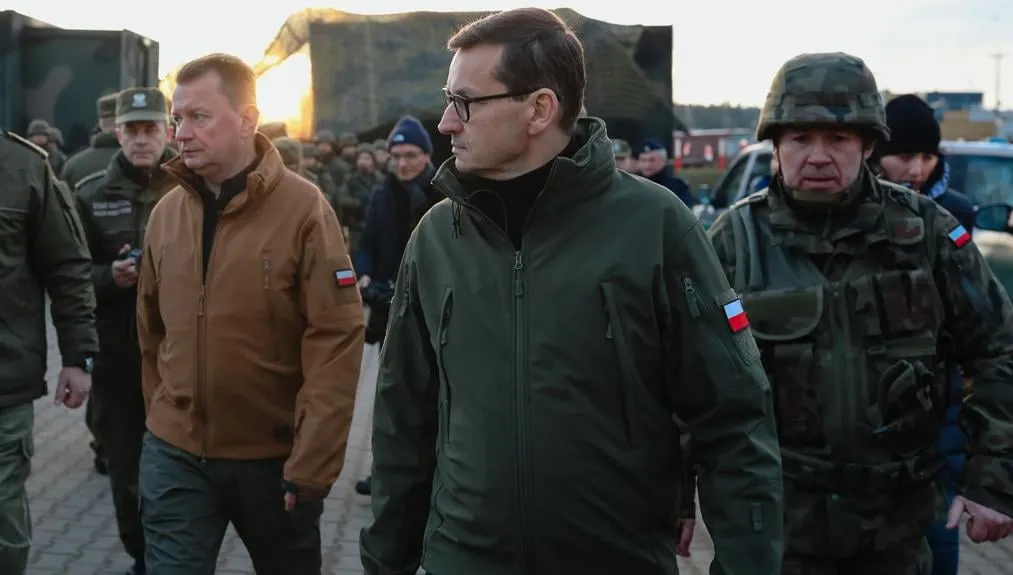 Premier na granicy. Dziękował żołnierzom. „Ktoś nie śpi, by spać mógł ktoś”