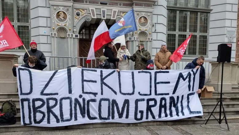 Obrona granic i... KOD. Jedni dziękują, inni apelują o "Wielką Polskę europejską"