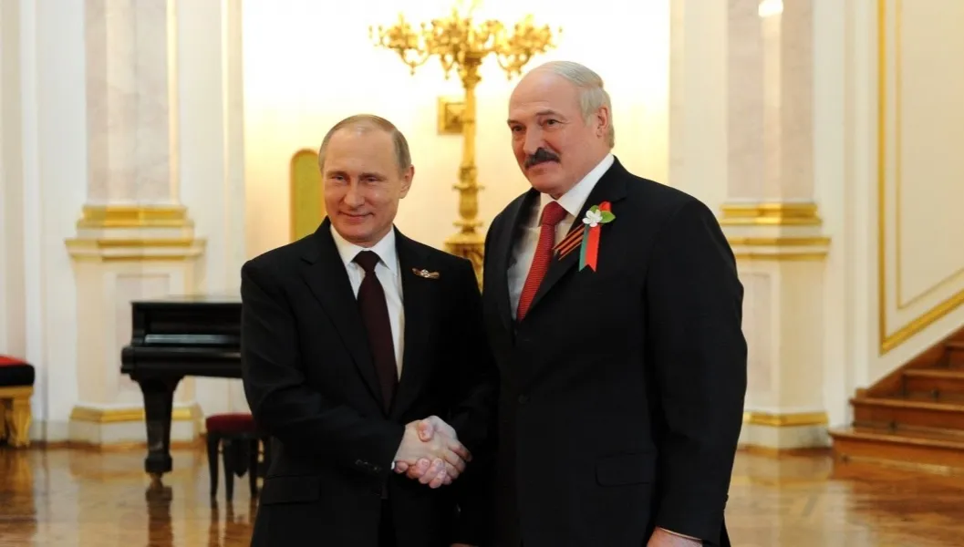 Łukaszenka: męczę Putina o Iskandery