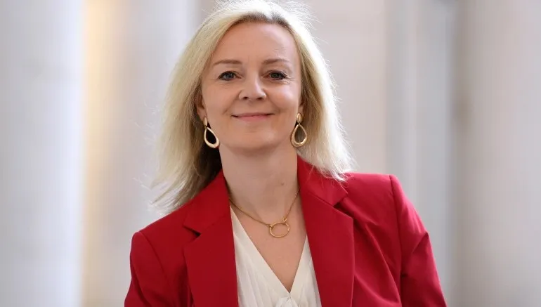 Szefowa brytyjskiego MSZ: Stoimy ramię w ramię z Polską 