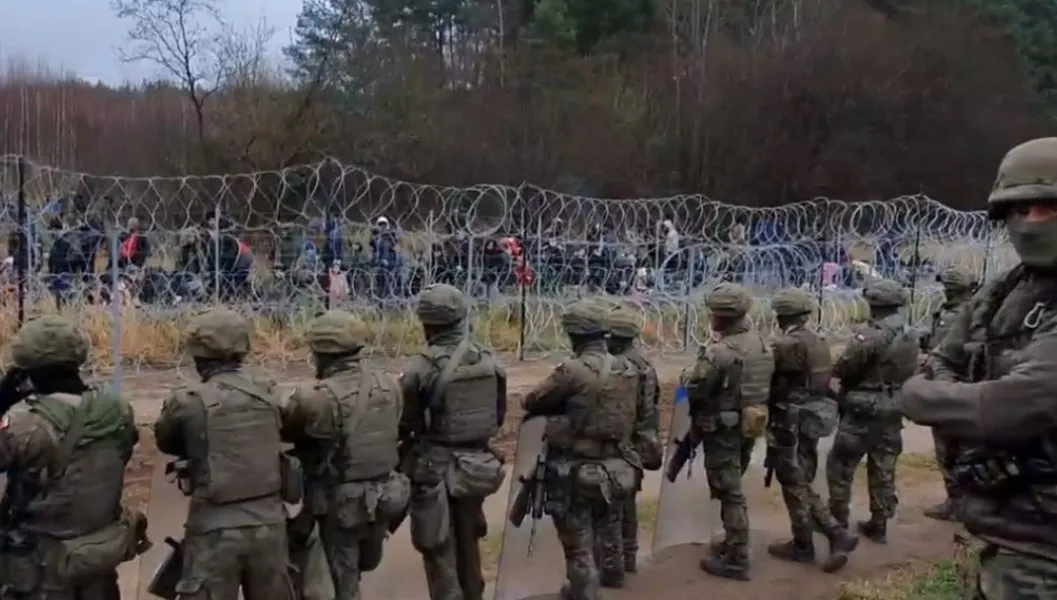 Poboży: Obozowisko imigrantów ma być symbolem kryzysu humanitarnego