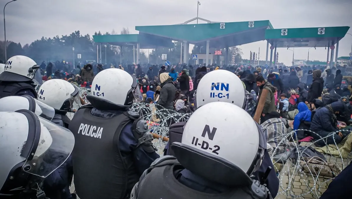Białoruś ma coraz większy problem z imigrantami? Wąsik: Łukaszenka jest zdziwiony. Został z nimi jak z kukułczym jajem