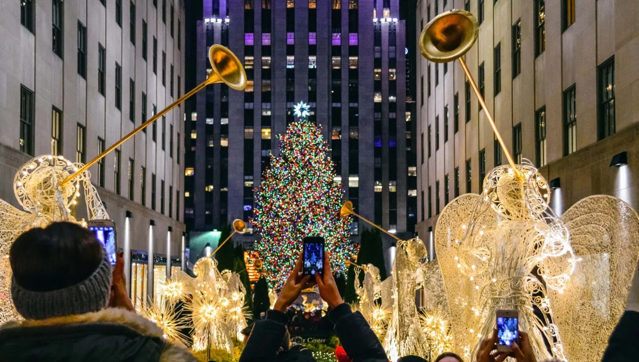 Na uroczystości plejada gwiazd! Zapłonęły światełka na choince w nowojorskim Rockefeller Center