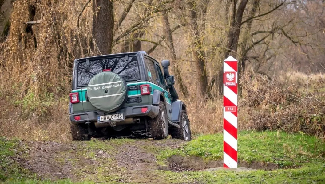 Pościg za Syryjczykiem i strzały, szturmy na granicę. Pracowita doba Straży Granicznej