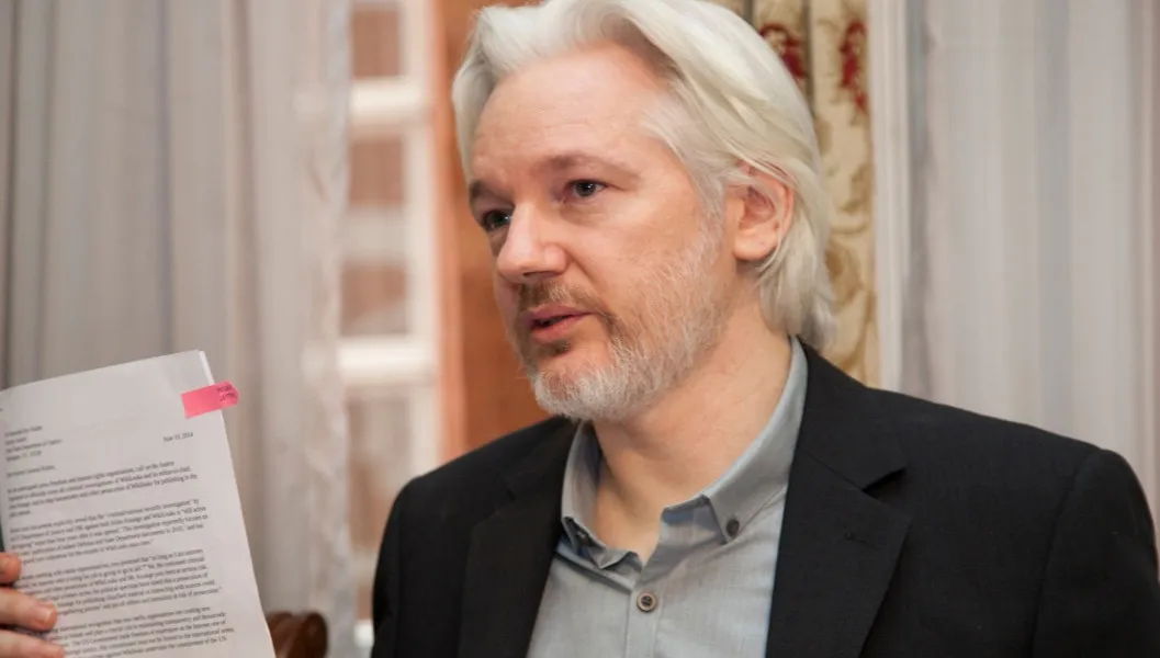 Sąd uchylił decyzję o odmowie ekstradycji Assange'a