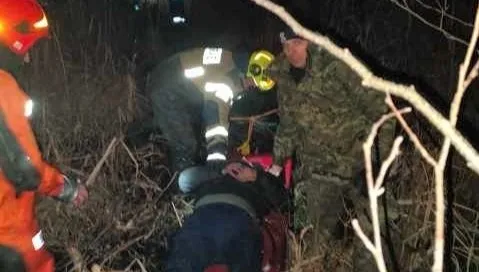 Migranci utknęli na bagnach. Akcja ratunkowa trwała kilka godzin. Dwie osoby trafiły do szpitala