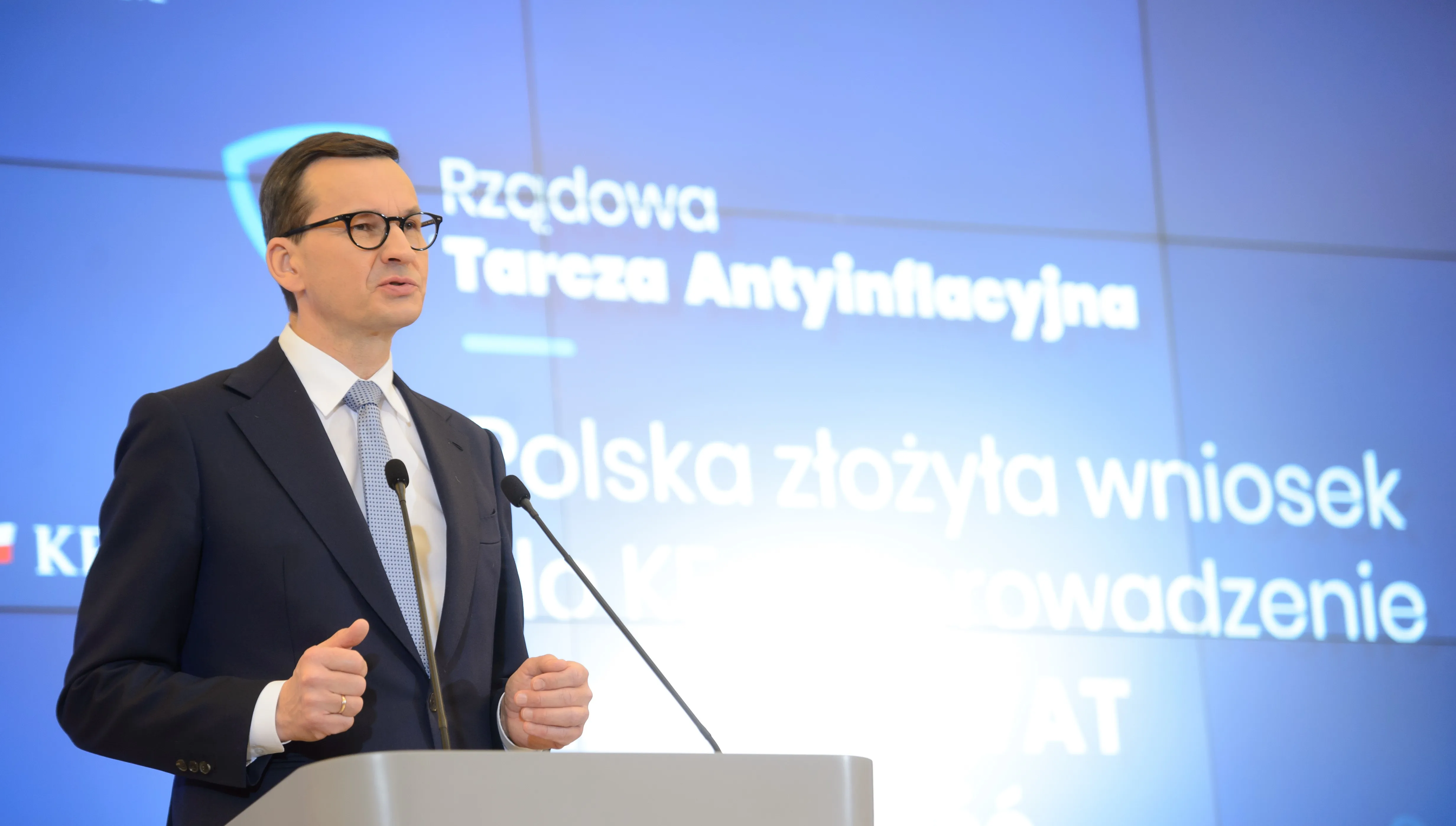Premier pokazał zdjęcie ze stacji benzynowej. „Tarcza Antyinflacyjna jest widoczna”