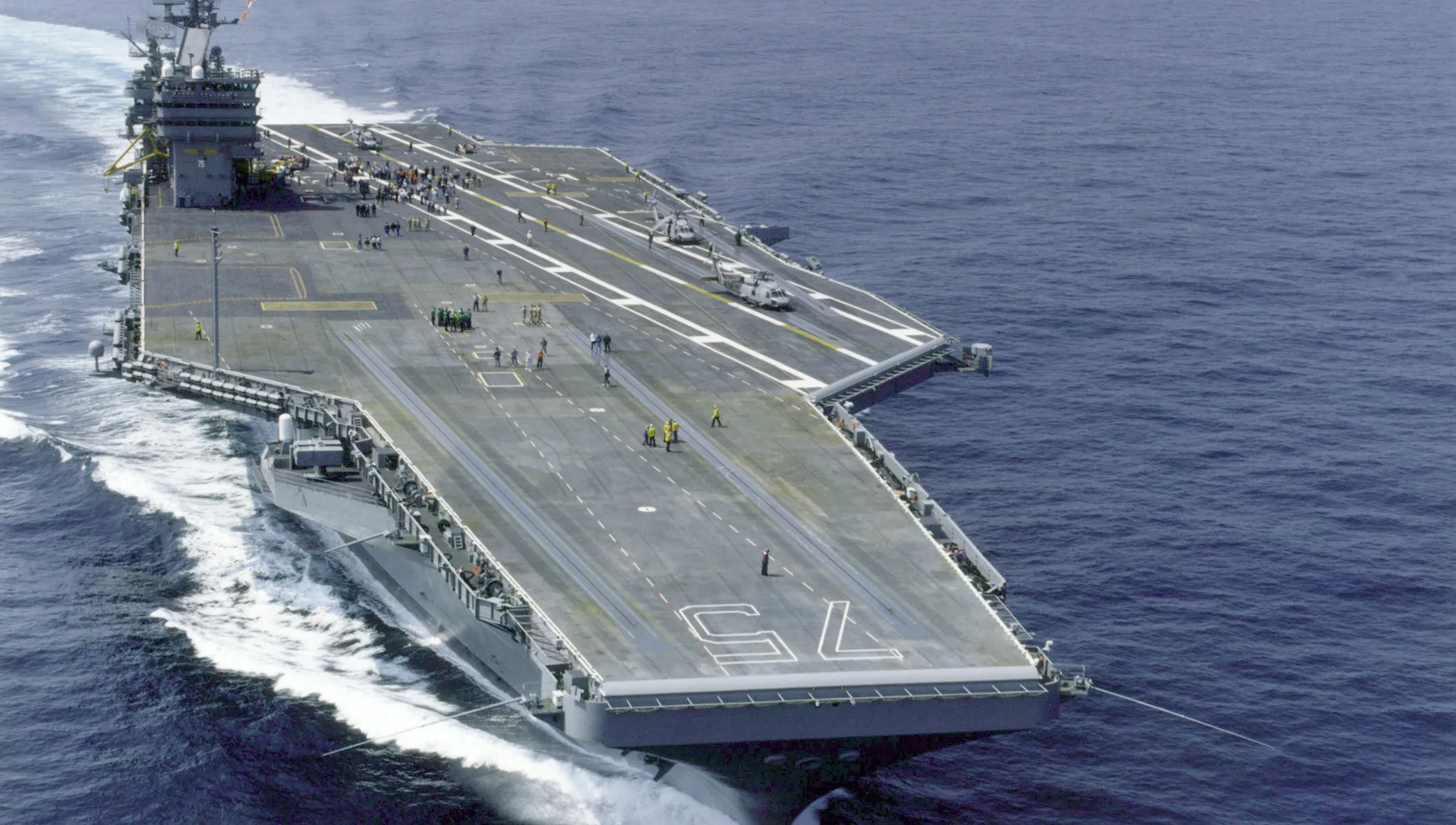Pentagon uspokaja europejskich sojuszników. Lotniskowiec USS Harry Truman zostaje na Morzu Śródziemnym