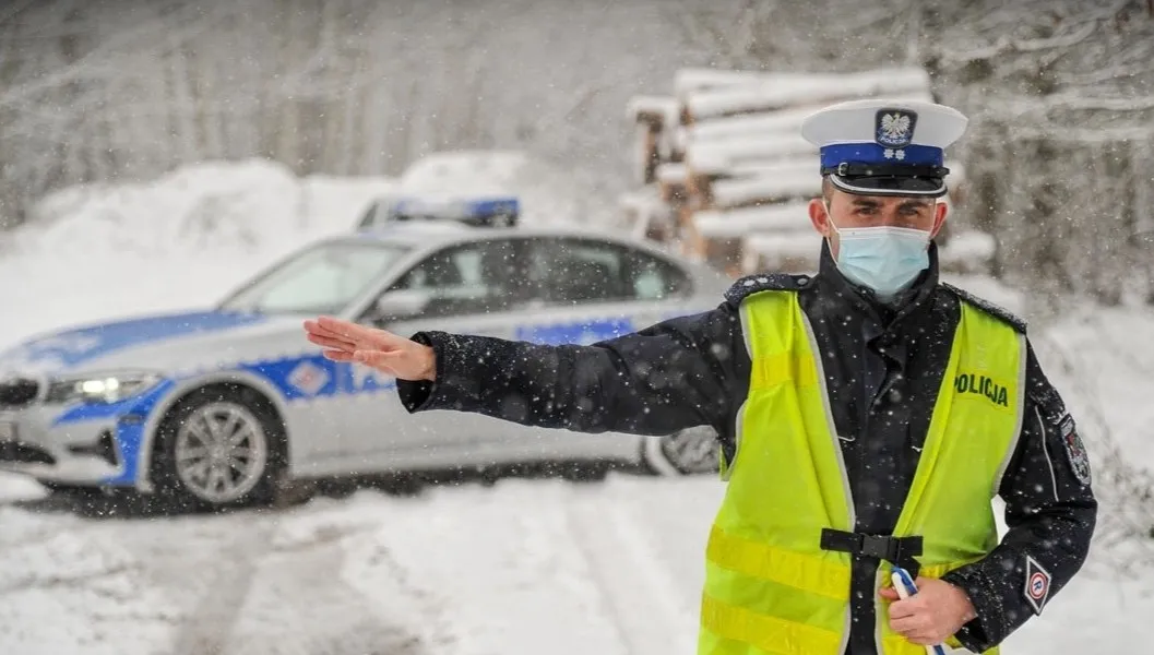 Pijany kierowca uciekał przed policją