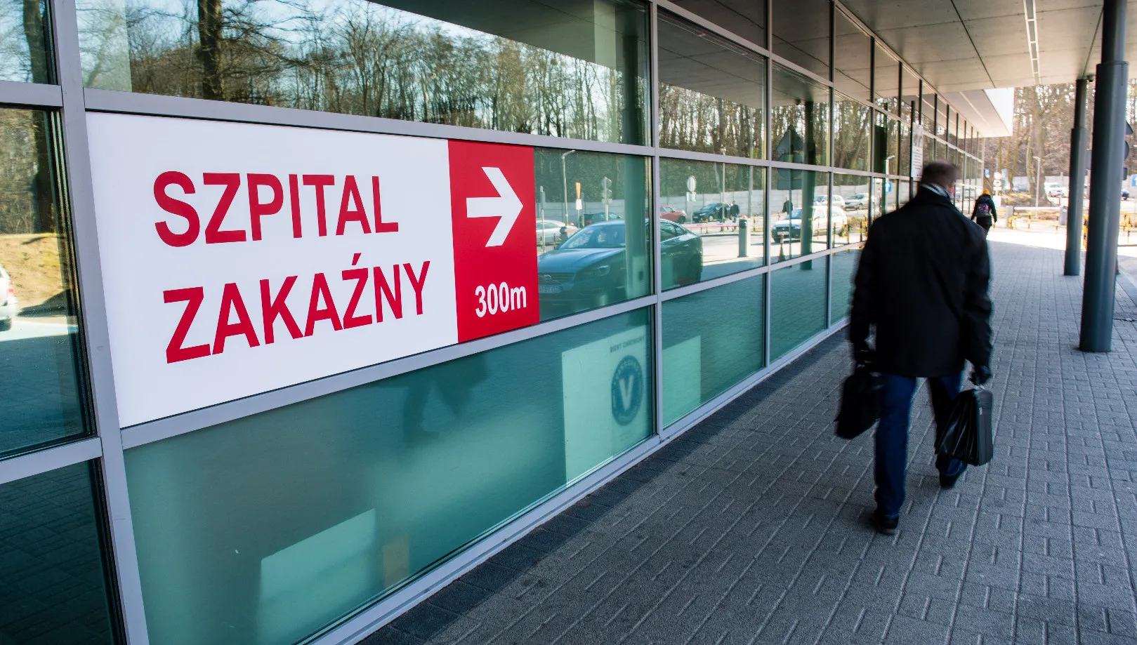 Ponad 16 tysięcy zakażeń koronawirusem. Spadła liczba pacjentów w szpitalach