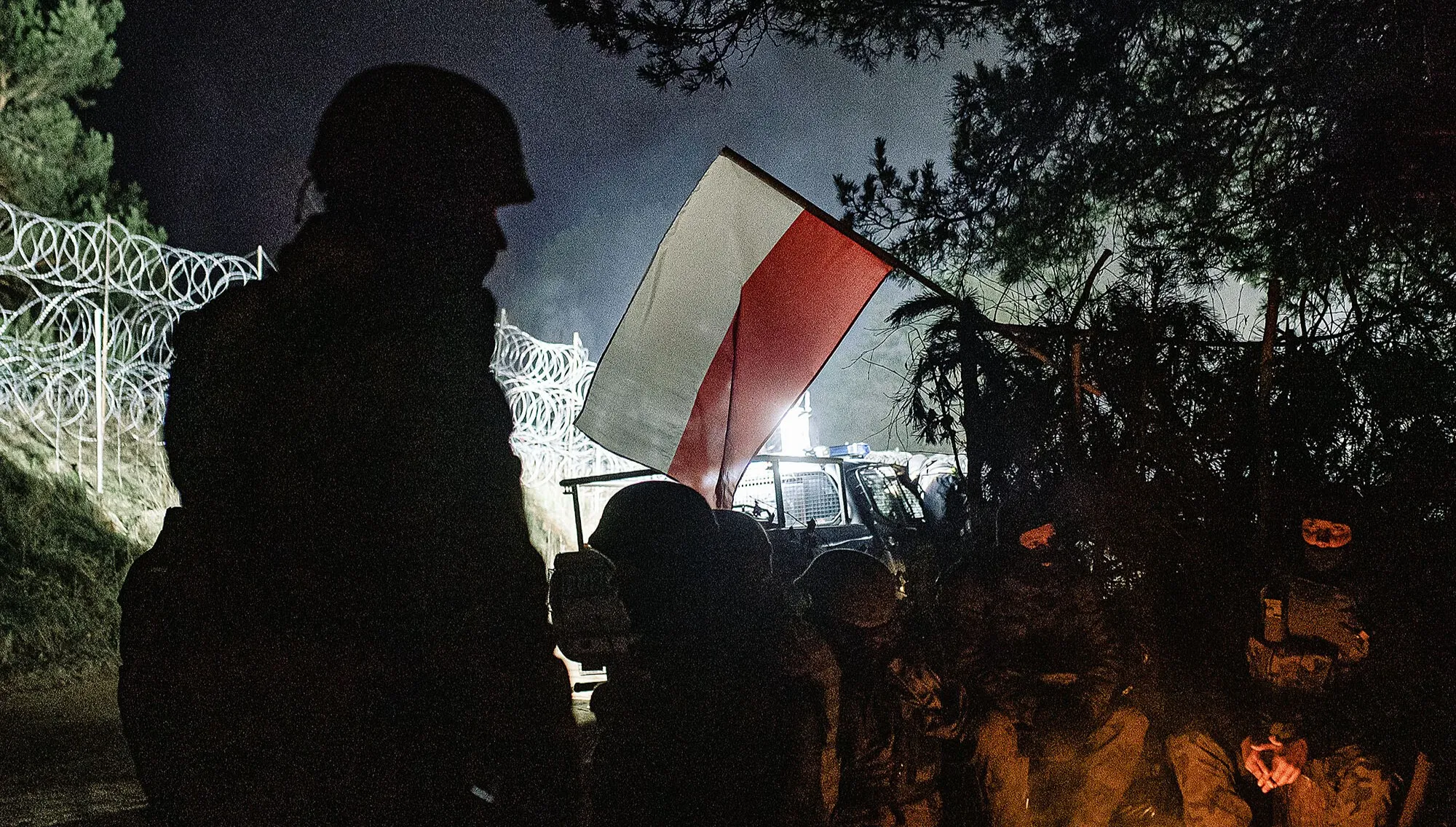 Siłowa próba sforsowania polskiej granicy. Funkcjonariuszka SG trafiła do szpitala