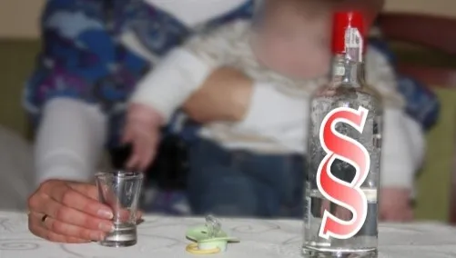 Dwulatek boso szedł ulicą. Matka pijana