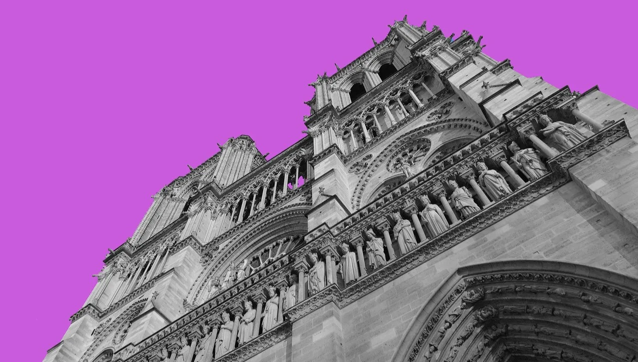 Wirtualne zwiedzanie katedry Notre Dame w Paryżu. Można nawet wspiąć się na dzwonnicę!