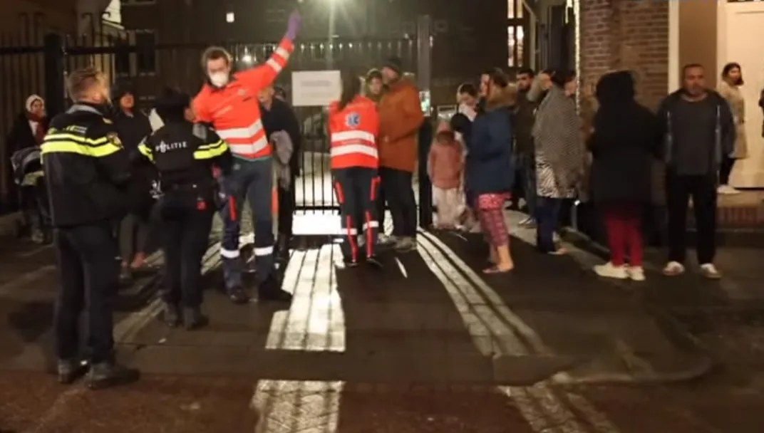 Eksplozja ładunku wybuchowego w Rotterdamie. Kilka ulic dalej - podpalenie WIDEO