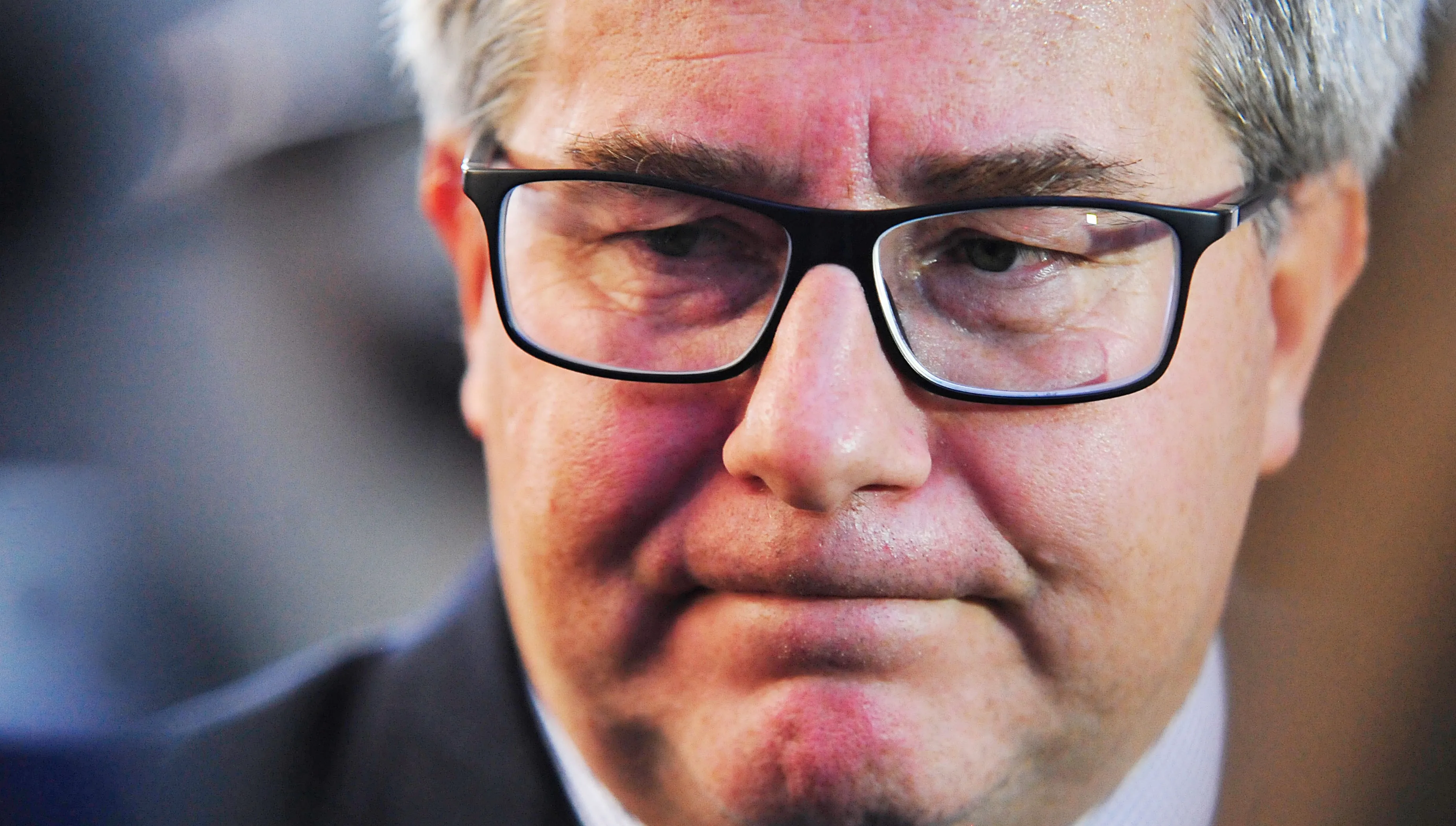 Czarnecki otrzymuje pogróżki. Anonim grozi, że wysadzi kamienicę w powietrze.  „Zdechniesz pisowska k***o”