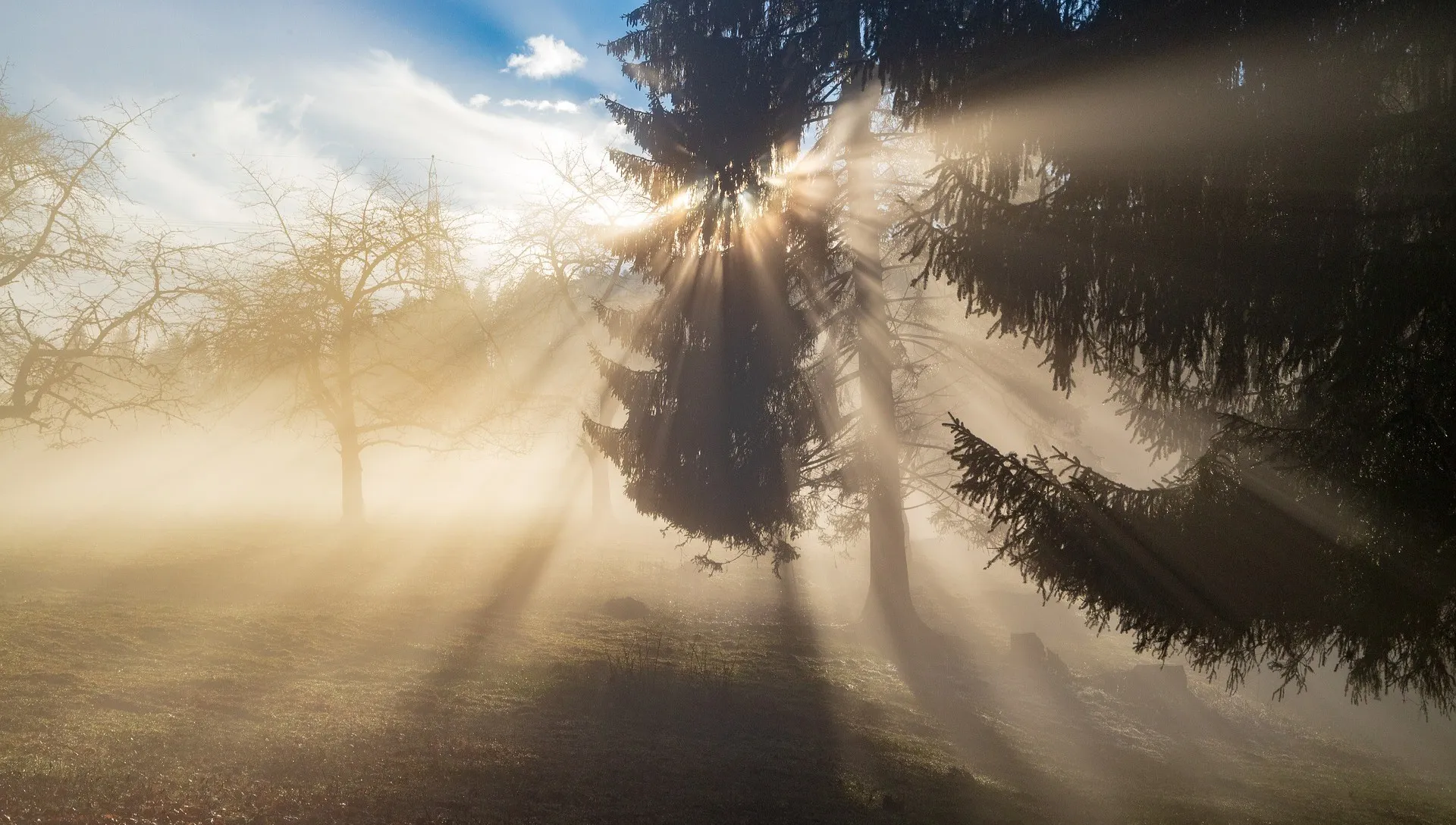 Meteorolodzy: Cieszmy się piękną pogodą, wkrótce się popsuje