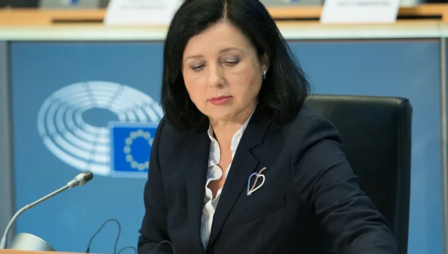 Jourova: „Putin powinien być objęty sankcjami”. Dlaczego nie ma go na liście?