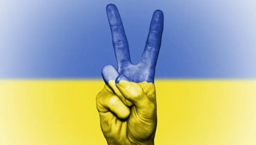 Polscy artyści solidaryzują się z Ukrainą. Na budynku ZASP-u zawiśnie wielka flaga