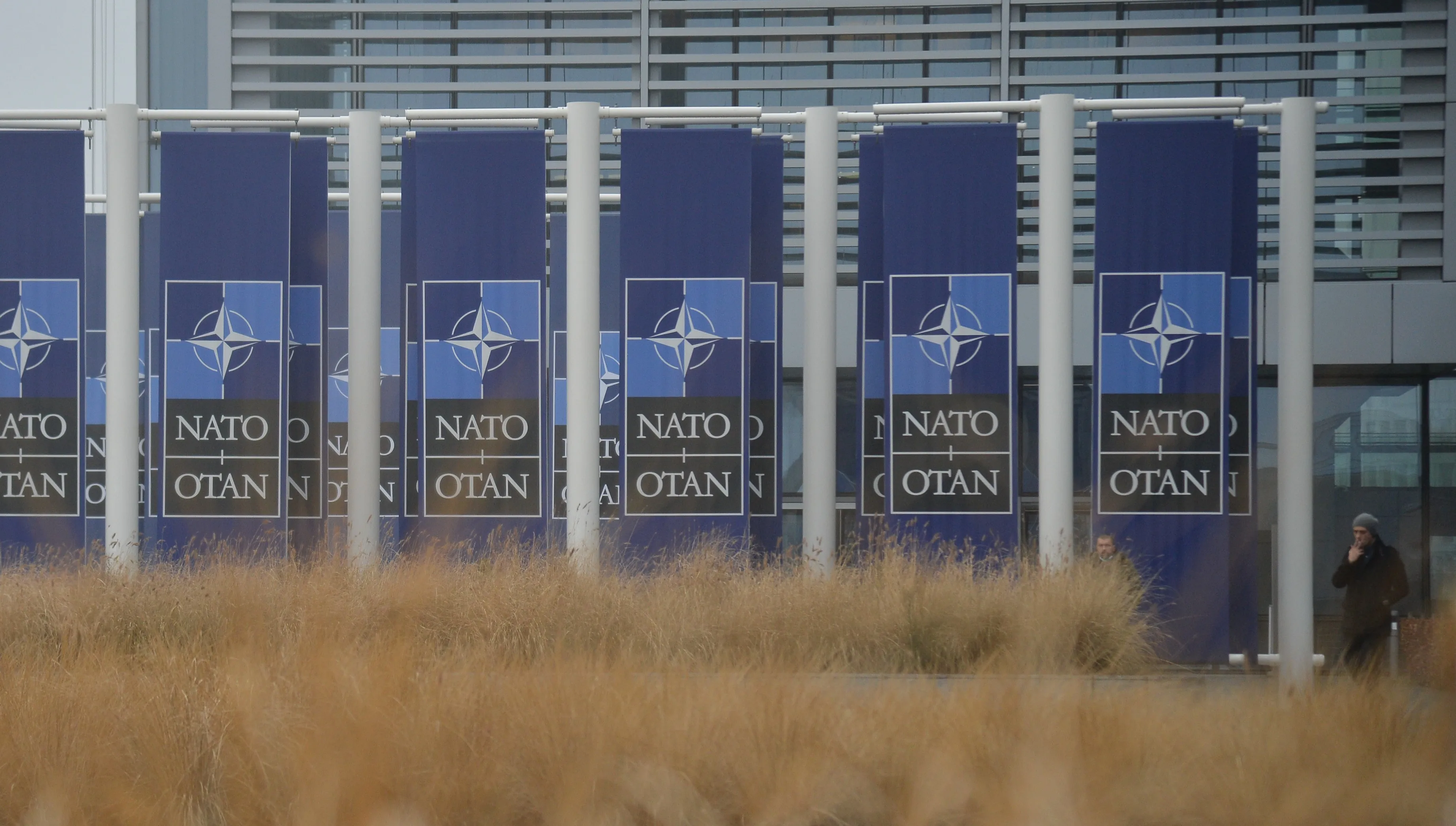 NATO uruchamia plany obronne. „Jesteśmy zdecydowani, aby chronić i bronić wszystkich sojuszników”