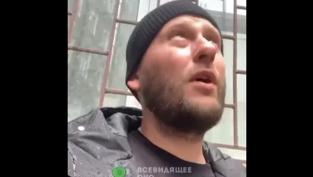 Wstrząsające WIDEO! Mężczyzna relacjonował wydarzenia w Charkowie. Nagle nad jego głową uderzył pocisk
