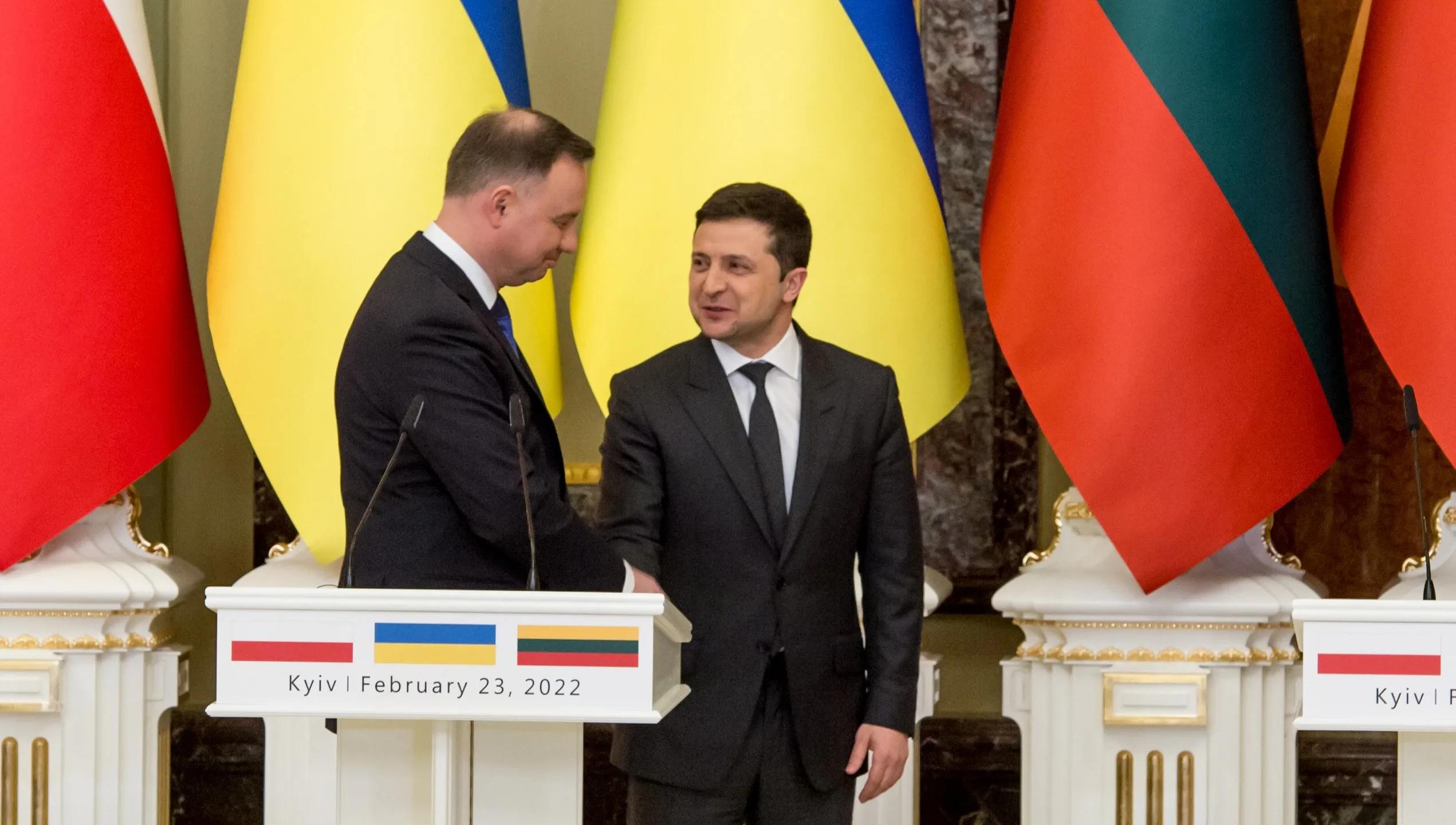 Prezydent o rozmowach z Zełenskim. "Powiedział mi, że będą bronili Kijowa ze wszystkich sił"