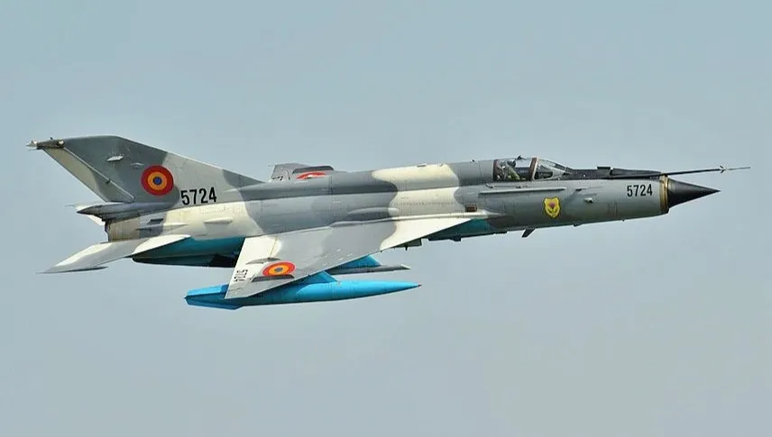 Rumuński MiG-21 zniknął z radarów podczas patrolu. Helikopter wysłany na jego poszukiwania - rozbił się