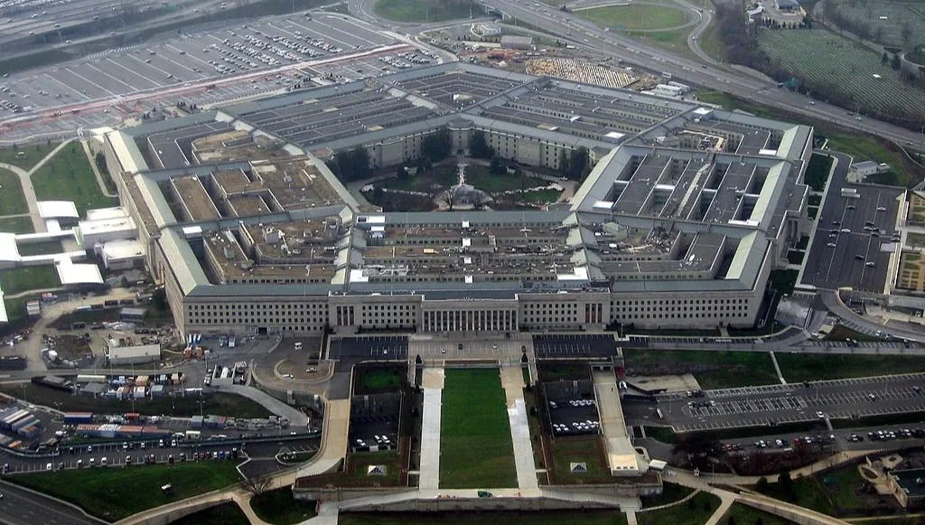 Pentagon utworzył kanał komunikacji z rosyjskim wojskiem. Chce uniknąć przypadkowego konfliktu