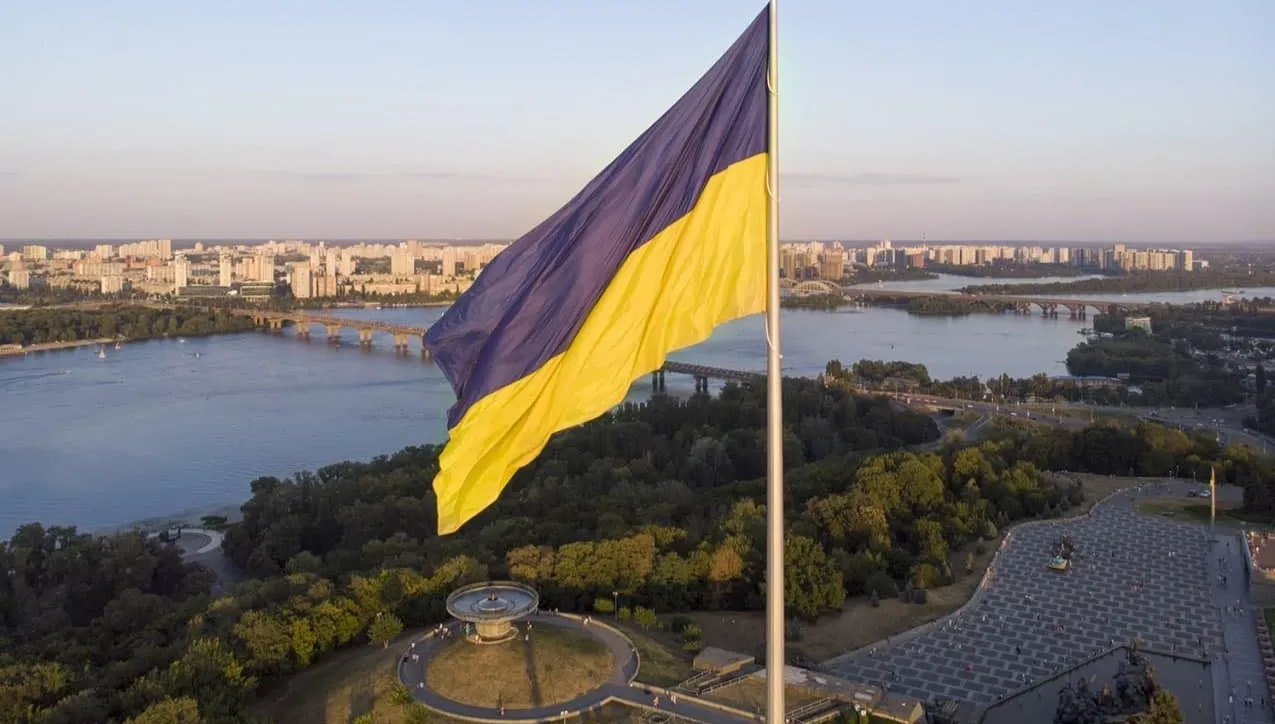 Widać ją niemal z każdego miejsca w Kijowie. Największa ukraińska flaga będzie wymieniona