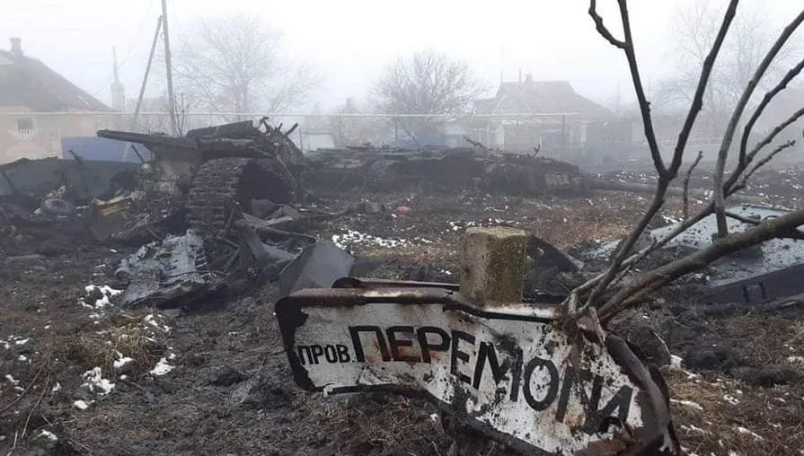 Siły ukraińskie zniszczyły kolumnę wojsk wroga pod Kijowem. Przeżył tylko jeden Rosjanin
