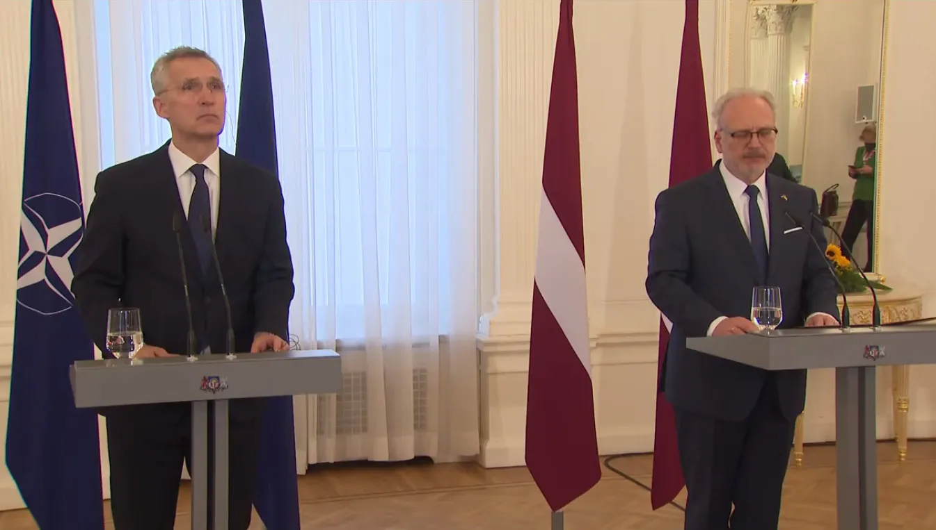 Jens Stoltenberg, Egils Levits