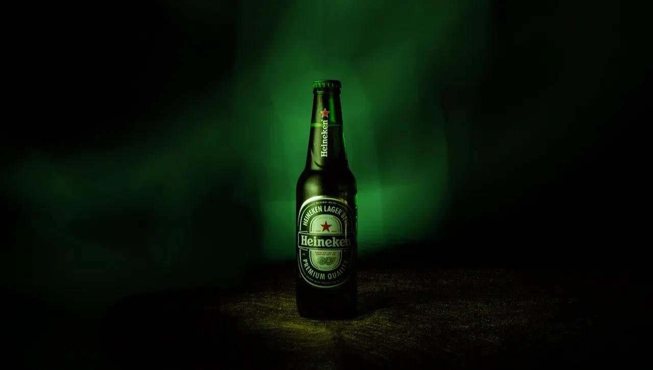 Heineken całkowicie wycofuje się z Rosji.  Browar nie będzie też reklamować swoich produktów