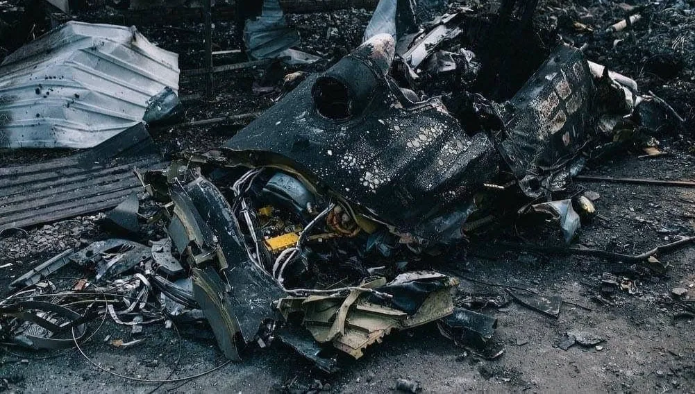 Kijów: Zestrzelony samolot wroga spadł na budynek mieszkalny