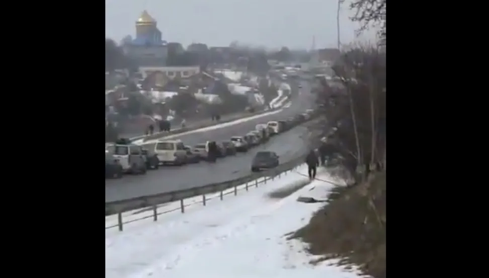 Pomyślna ewakuacja mieszkańców Sum na północnym wschodzie Ukrainy 