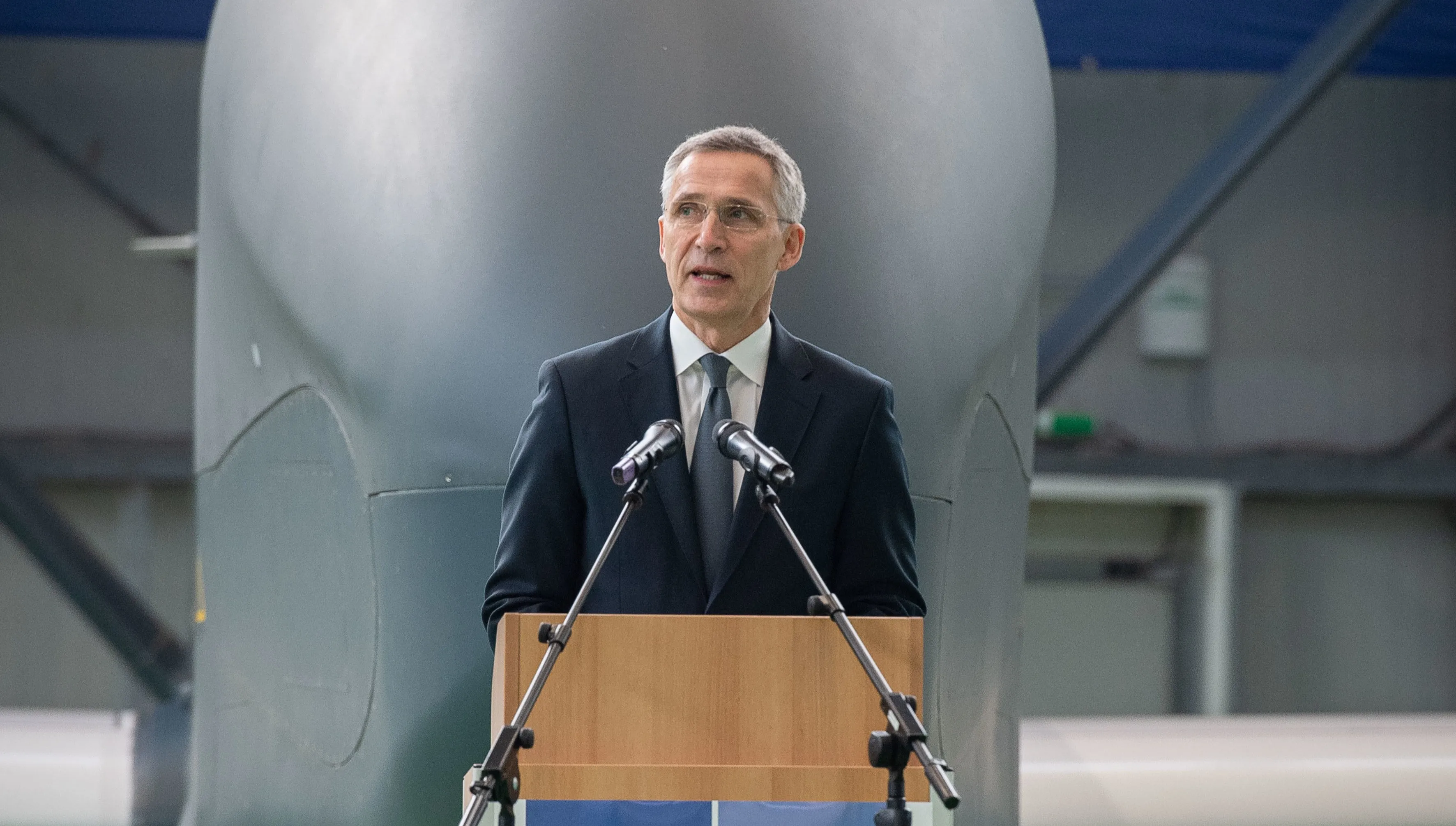 Stoltenberg: NATO nie powinno przemieszczać sił na Ukrainę