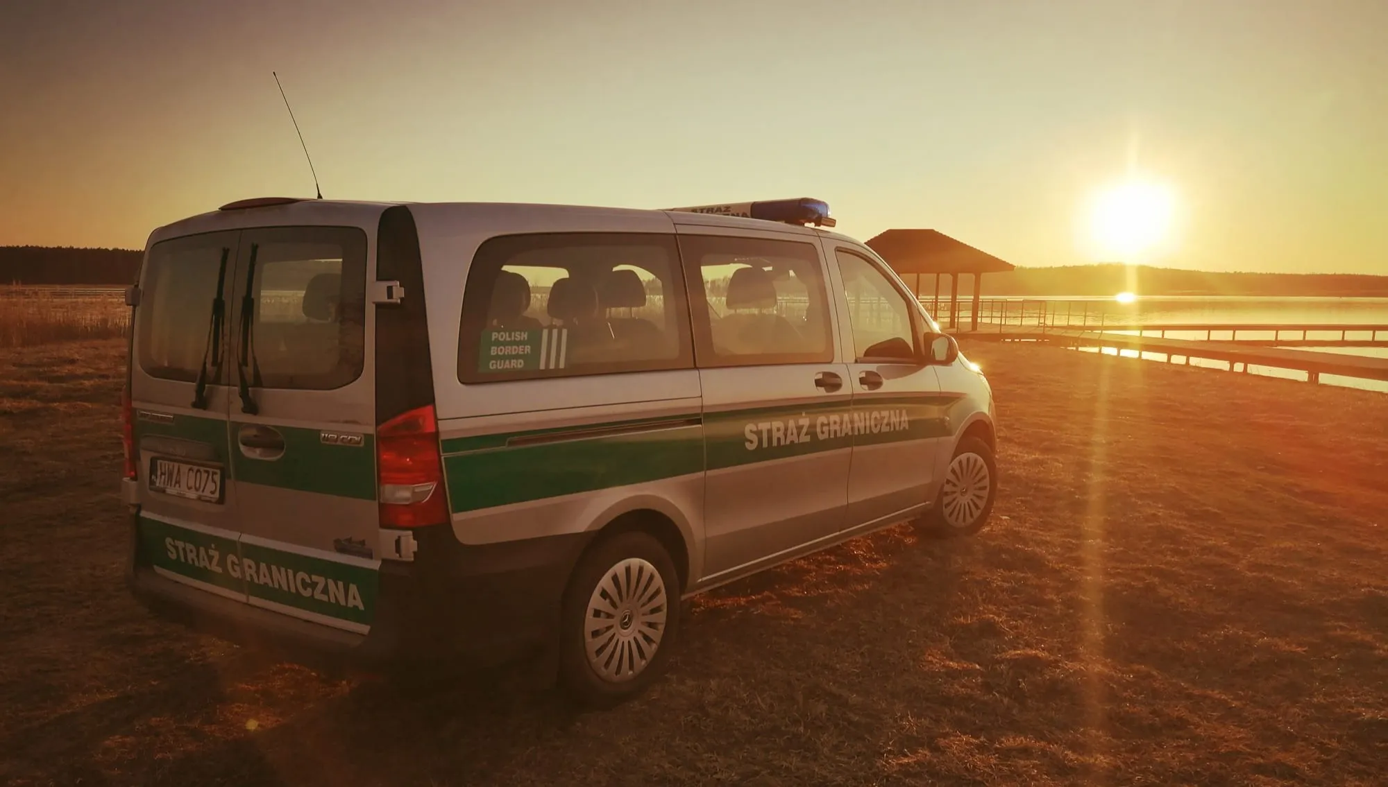 Białorusini wypychają migrantów do Polski. Żaryn: "Ta operacja ma wiązać nasze siły na granicy"