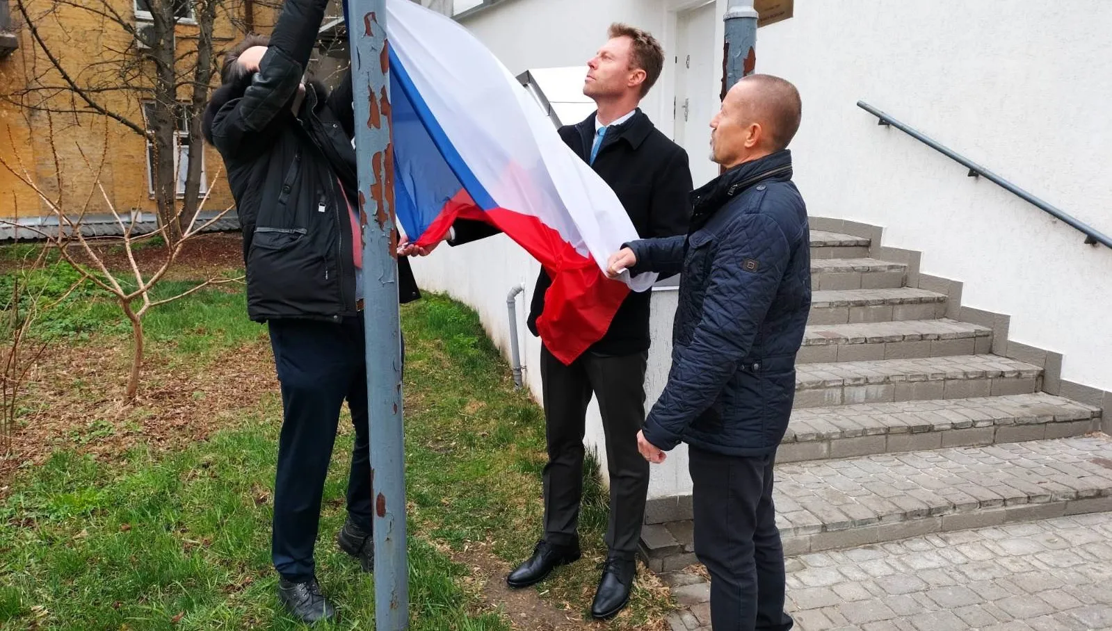 Czeska ambasada w Kijowie znów działa