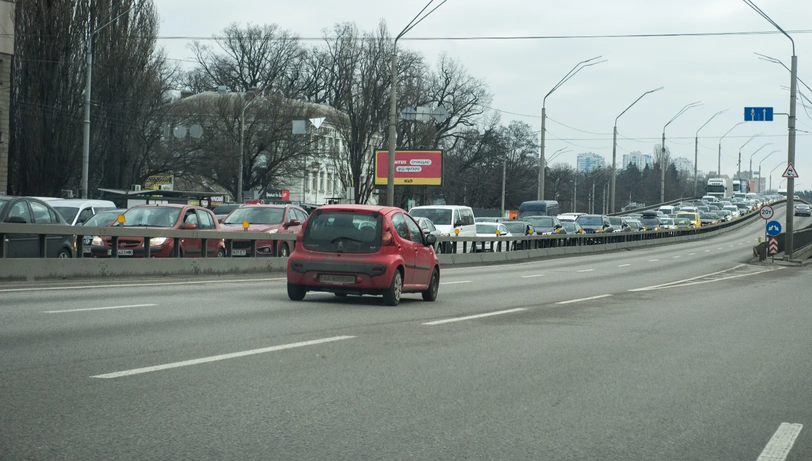 84-latek, który uratował swoją rodzinę. "Była to najdłuższa trasa, jaką pokonał"