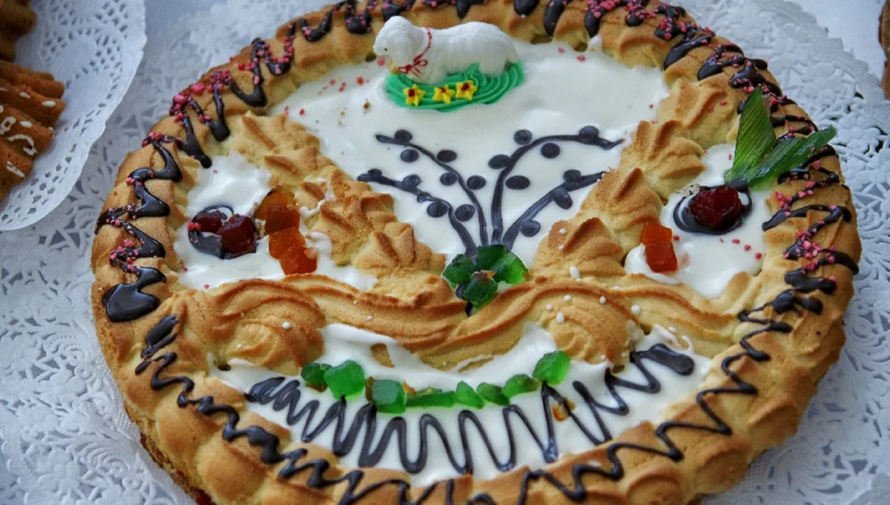 Mazurek wielkanocny – sztandarowe ciasto polskiej kuchni 