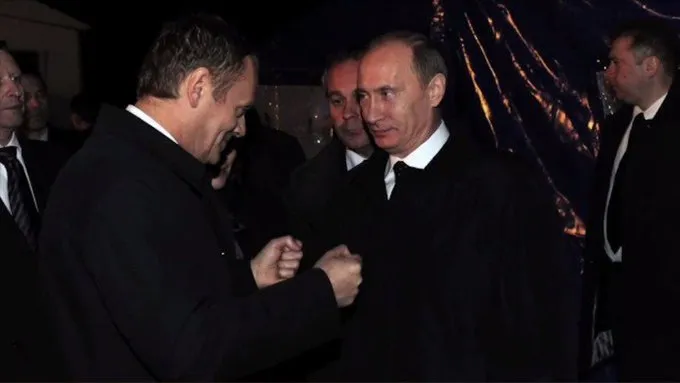 Z gołymi pięściami