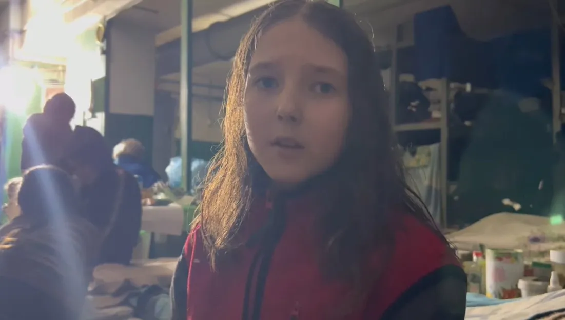 Dzieci ze schronu w Mariupolu apelują o otwarcie korytarza humanitarnego. Wzruszające NAGRANIE